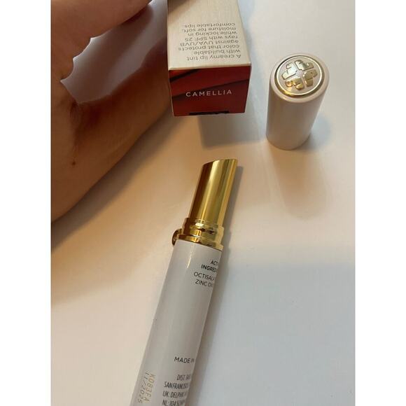 Tatcha The Kissu Lip Tint Camellia NWT - Picture 2 of 4